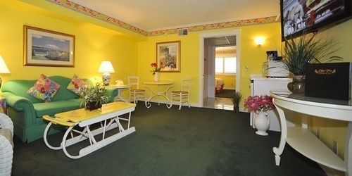Lilac Tree Suites Макинак Айлънд Екстериор снимка