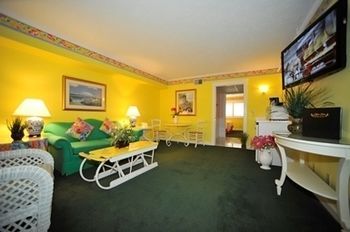 Lilac Tree Suites Макинак Айлънд Екстериор снимка