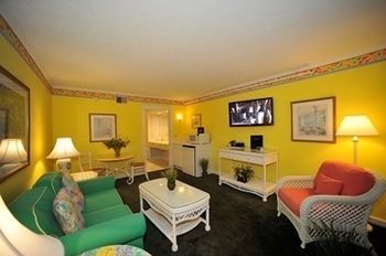 Lilac Tree Suites Макинак Айлънд Екстериор снимка